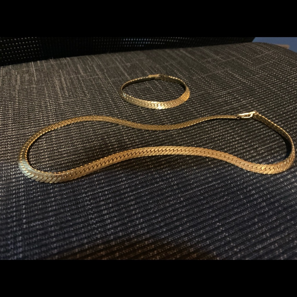 Vintage 80’s Gold Chain Bracelet and Necklace - Picture 4 of 5